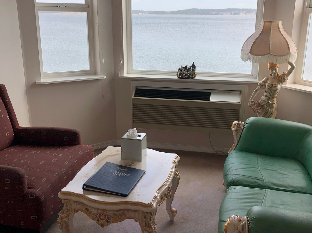 Tides Inn & Suites主图