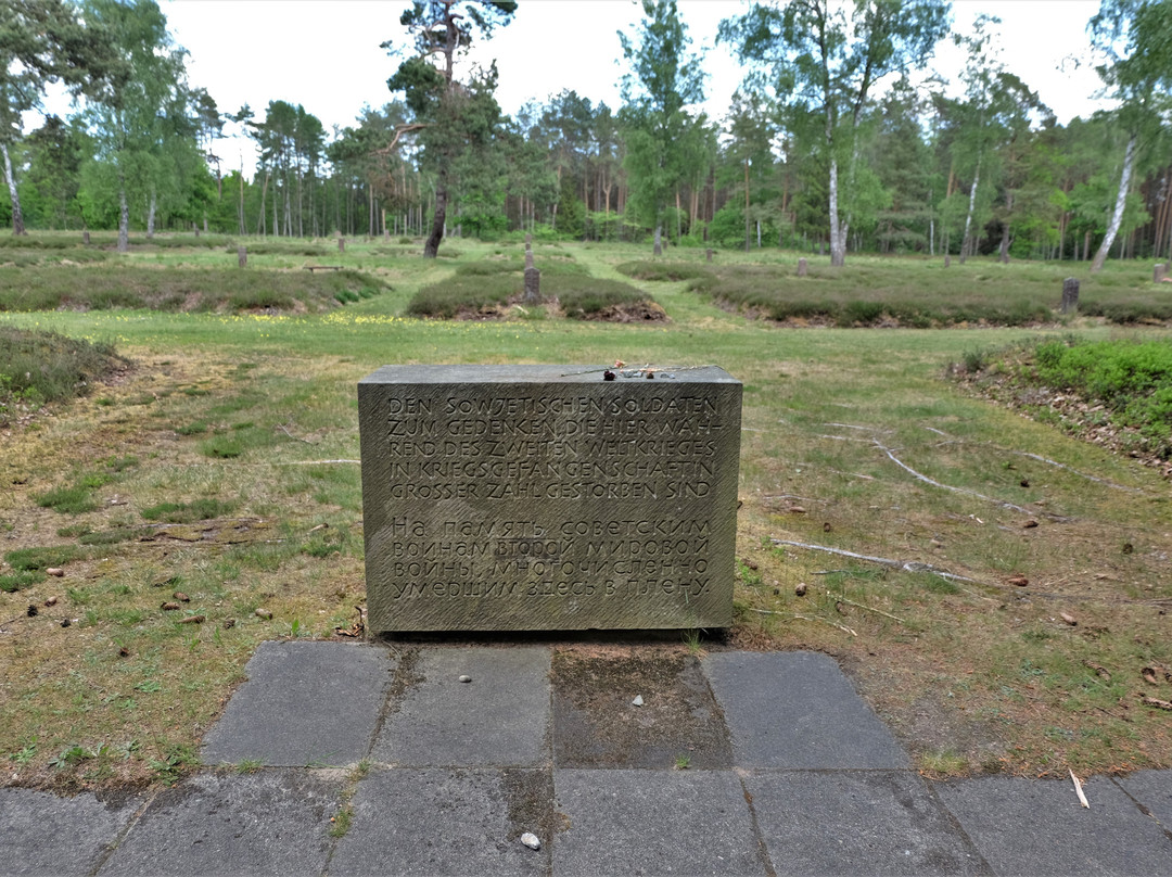 Sowjetischer Kriegsgefangenenfriedhof-Hoersten必去景点