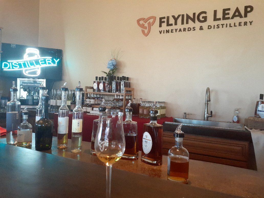 Flying Leap Vineyards & Distillery景点图片