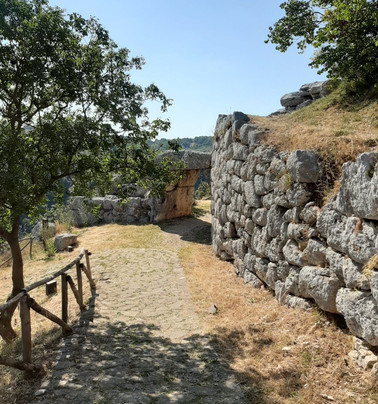 Porta Saracena-Segni必去景点