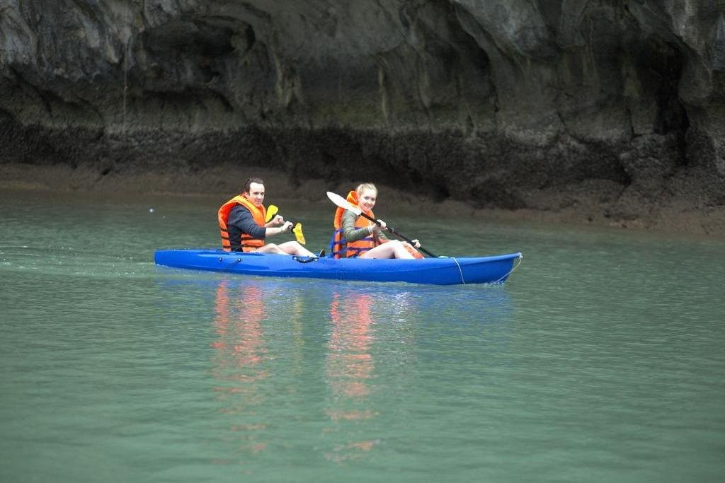 Halong Bay Kayaking Tours-团洲岛必去景点