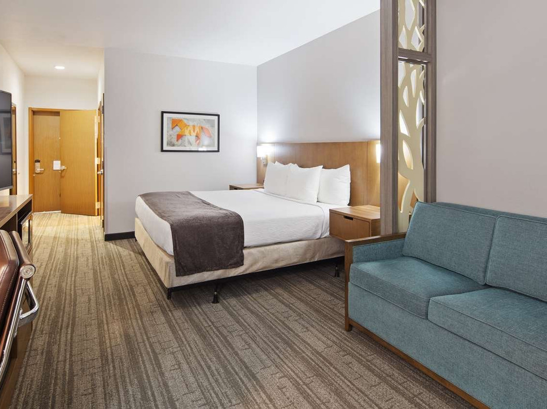 Best Western Green Oak Inn & Suites主图