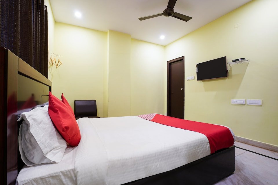 Hotel O Anuguna Tulasi Grand Near JNTU University Hyderabad主图