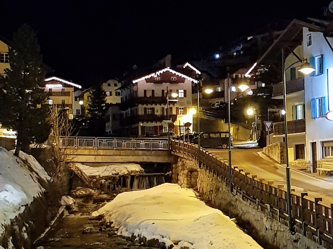 葛罗曼酒店主图