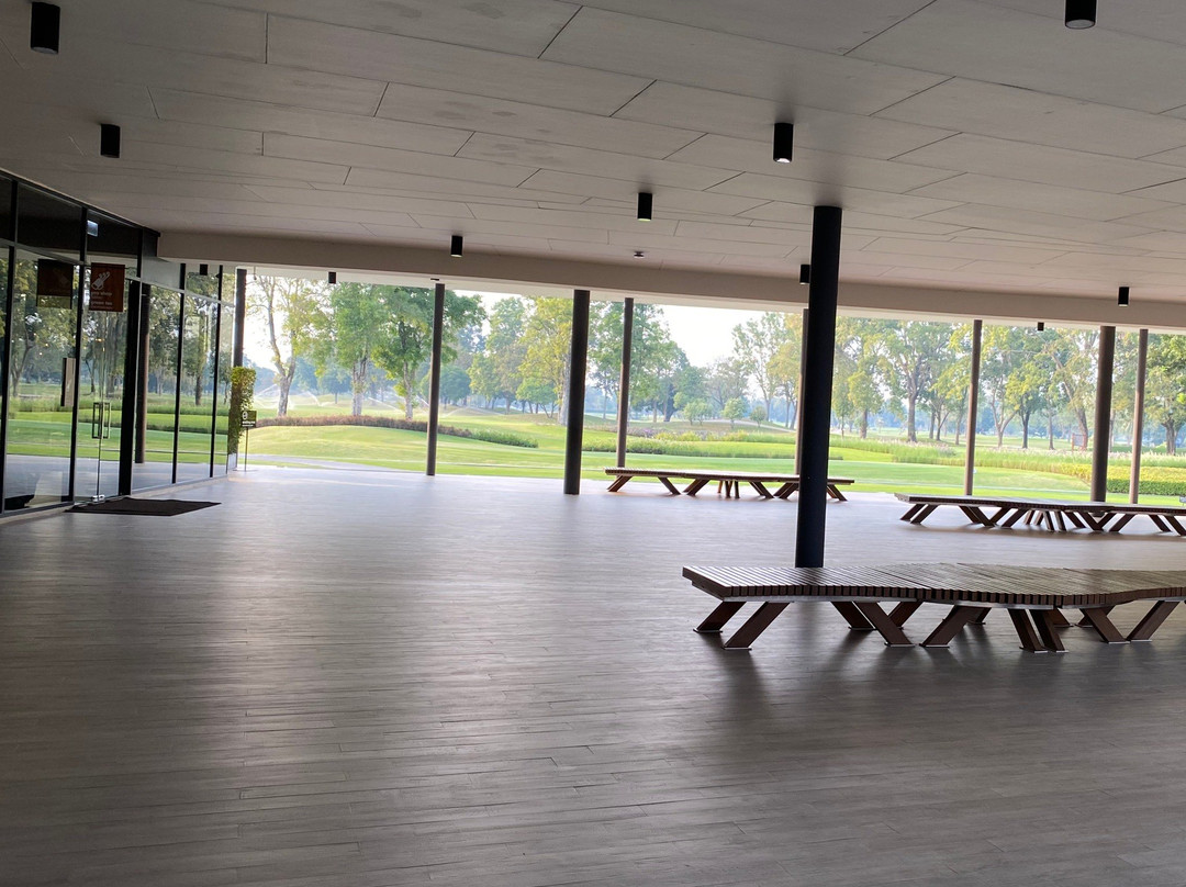 Flora Ville Golf & Country Club-巴吞他尼必去景点