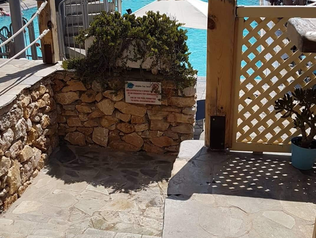 Dolphin Bay Seaside Resort & Suites主图