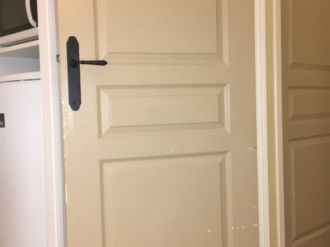 伊撒布海岸皮埃尔假日公寓酒店主图