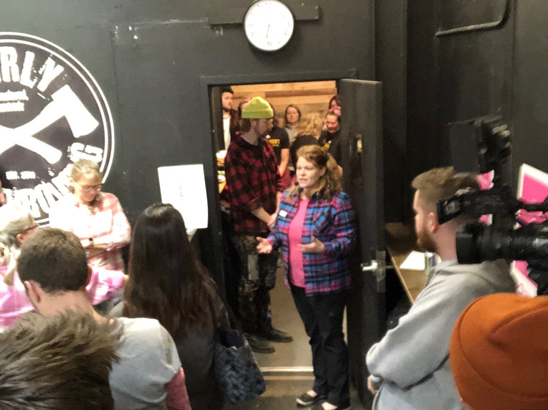 Burly Axe Throwing-伯灵顿必去景点