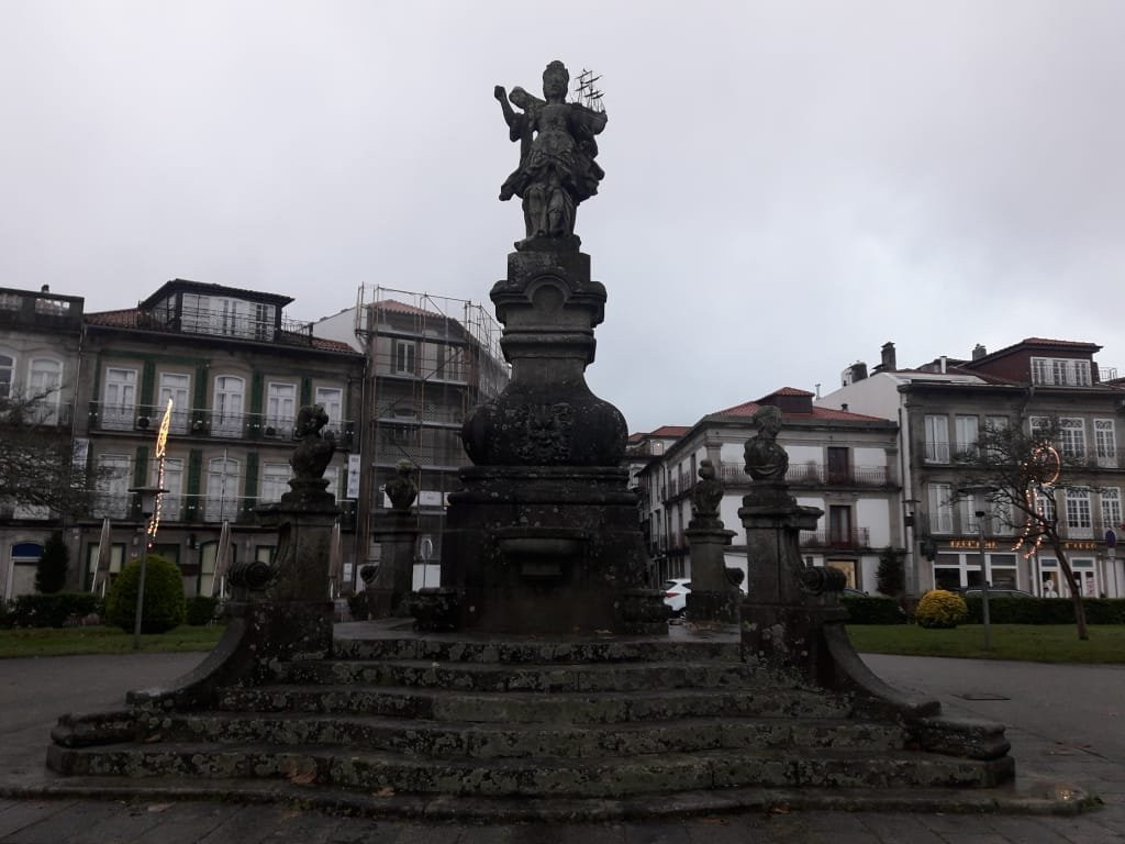 Estatua de Viana景点图片