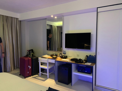 普吉岛阳光海滩度假酒店主图