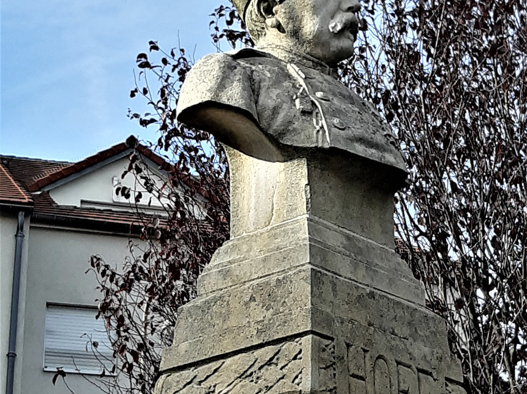 Monument du Sergent Hoff景点图片
