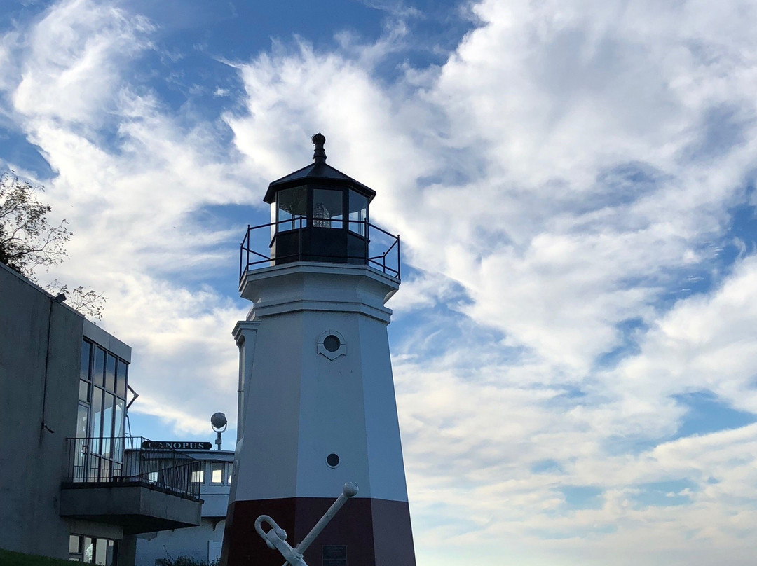 Vermilion Lighthouse景点图片