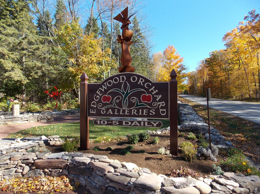 威斯康星旅游景点-Edgewood Orchard Galleries