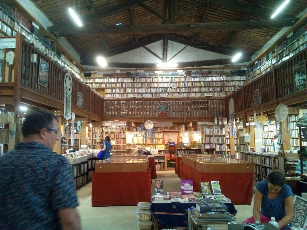 Le Trouve Tout Du Livre-Le Somail必去景点