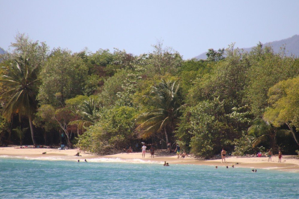 Anse Mabouya-圣吕斯必去景点