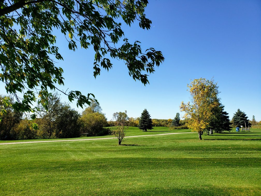 La Broquerie Golf Course景点图片