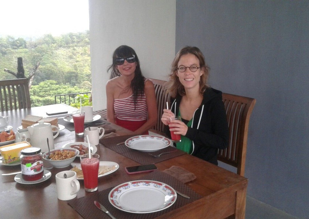 Whispering Winds主图