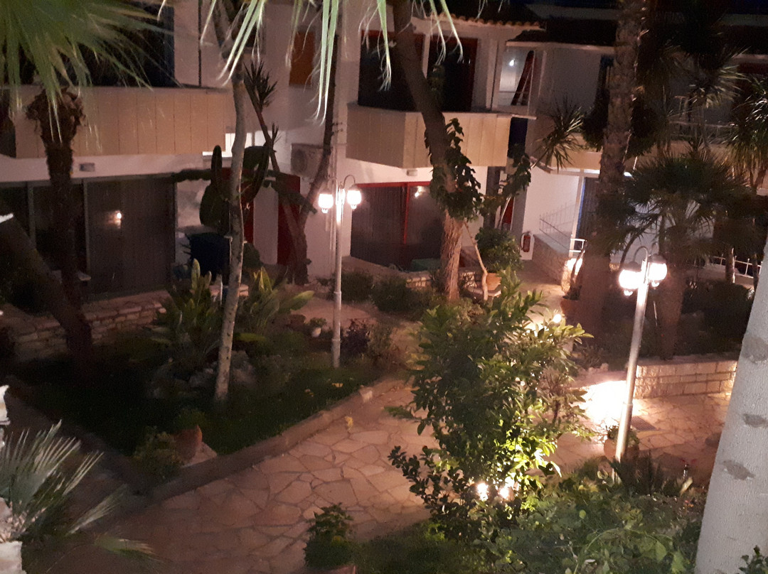 Rouda Bay Beach Hotel主图