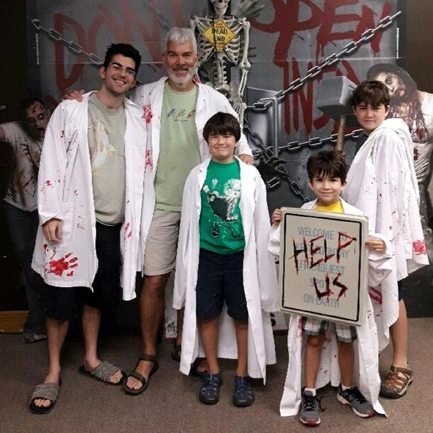 Race to Escape-Holiday必去景点