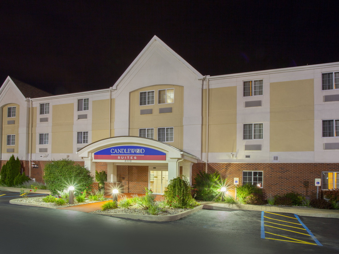 梅里维尔烛木套房酒店主图