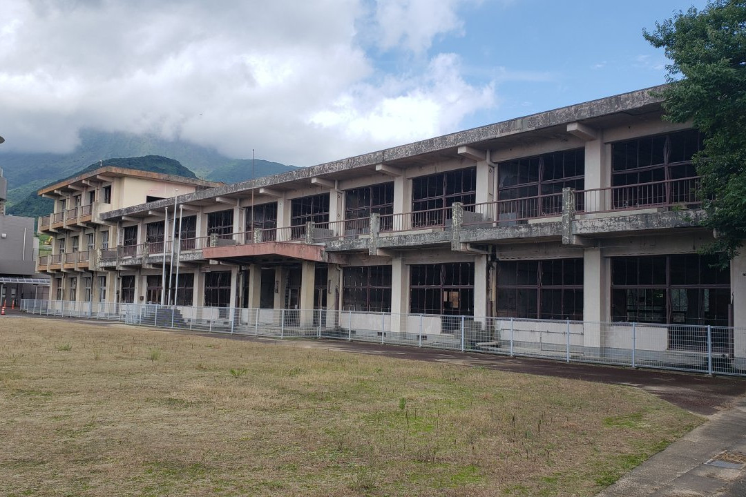 Former Onokoba Elementary School Bldg Ruins-南岛原市必去景点