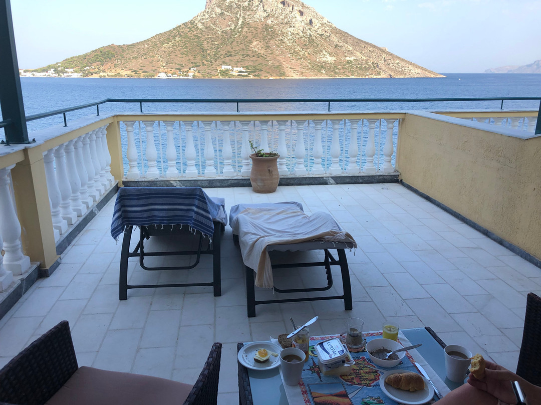 Elena Apartments主图