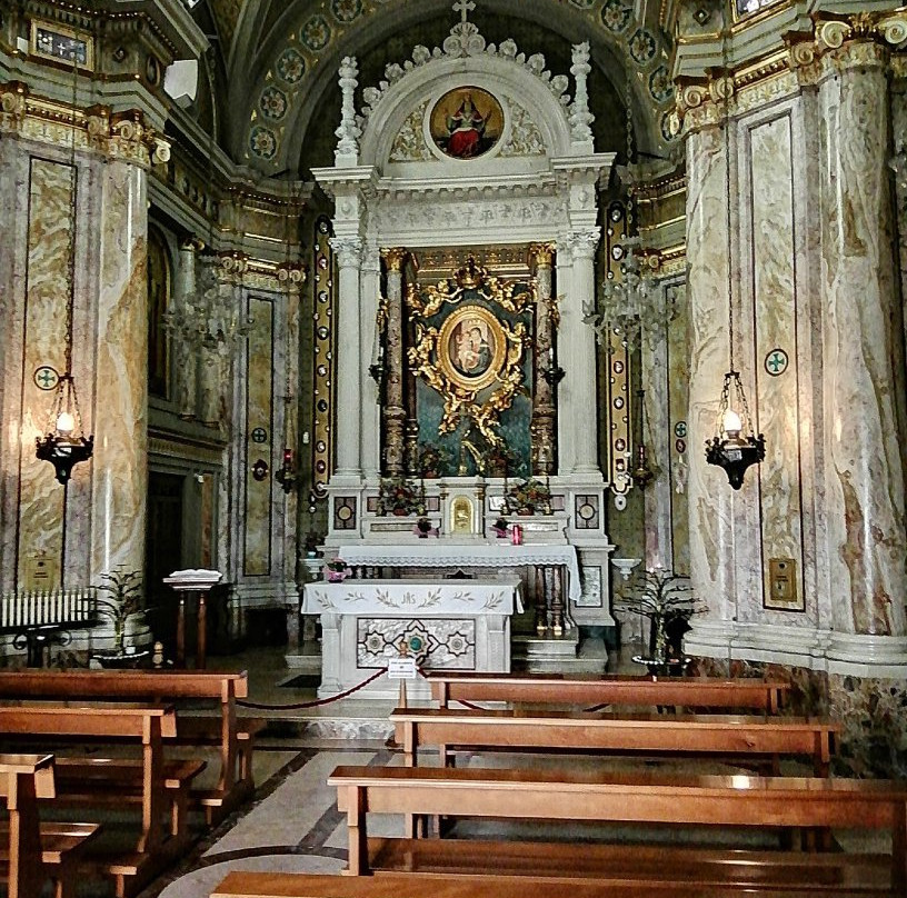 Santuario della Madre della Divina Grazia景点图片