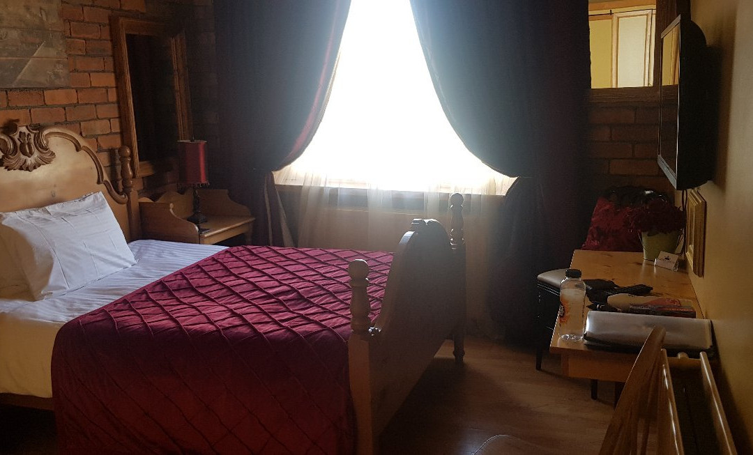 Crown House Suites主图