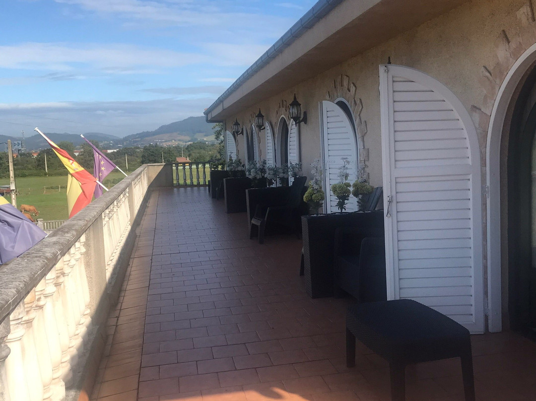 Hotel Reyes Astures主图