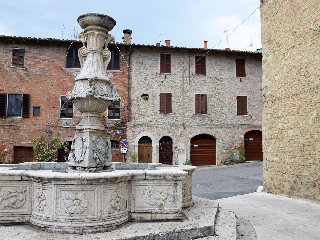 Piazza del Grano-阿夏诺必去景点