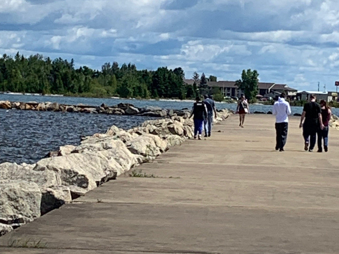 The Manistique Boardwalk and River Walk景点图片