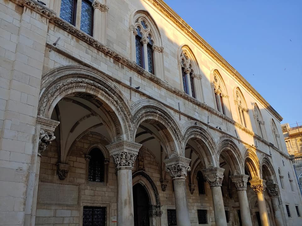 Tallest Tourguide Tours and Excursions-萨拉热窝必去景点