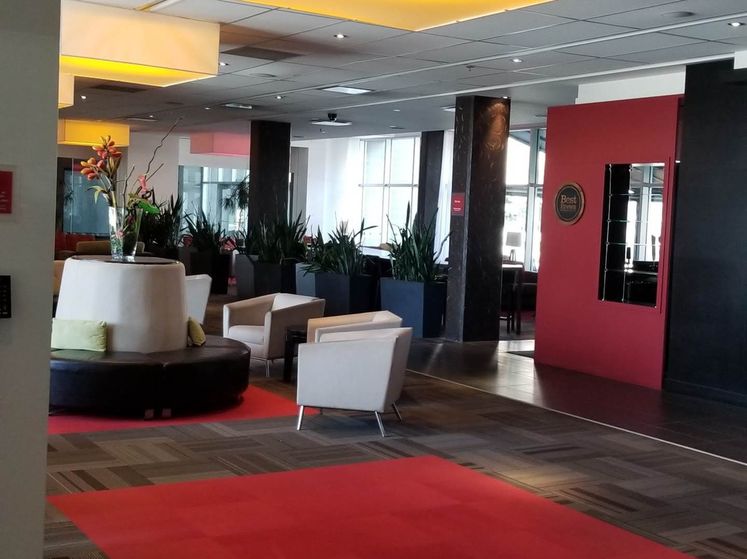 Four Points by Sheraton Levis Convention Centre主图