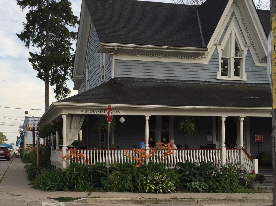 The Windjammer Inn主图
