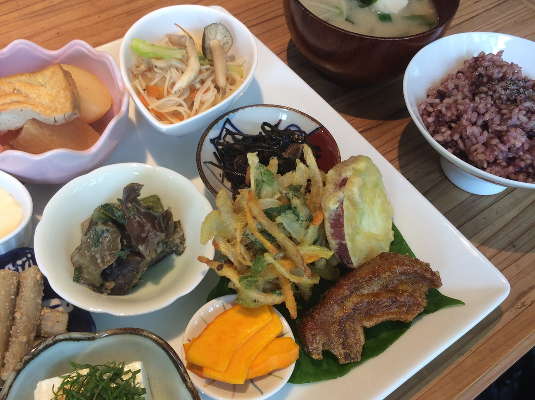 小林市餐馆和美食-E Village