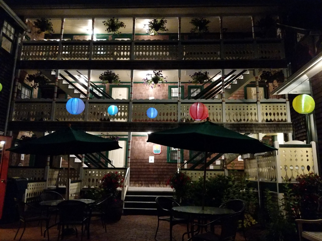 陪括特酒店主图