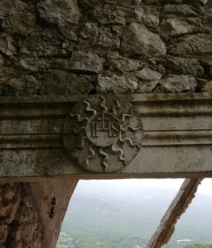 Castello di Ocre景点图片