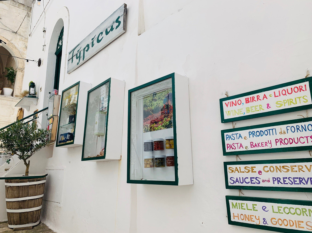 Typicus-奥斯图尼必去景点