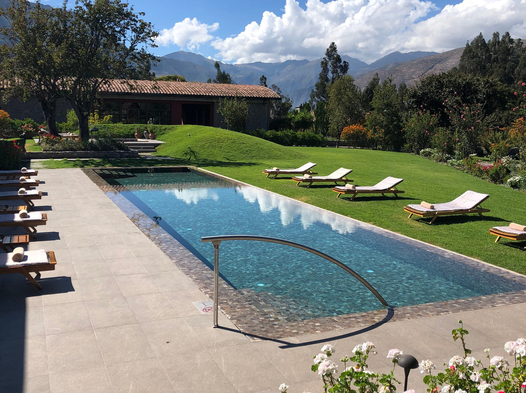 太阳与月亮山林小屋主图