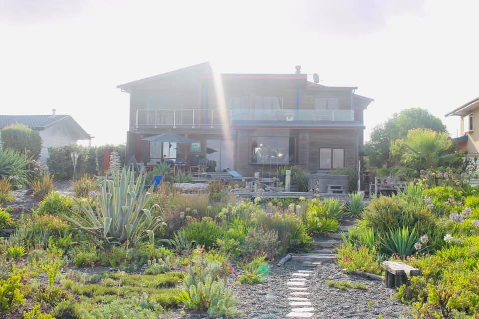 Absolute Beachfront Bed & Breakfast-浴室