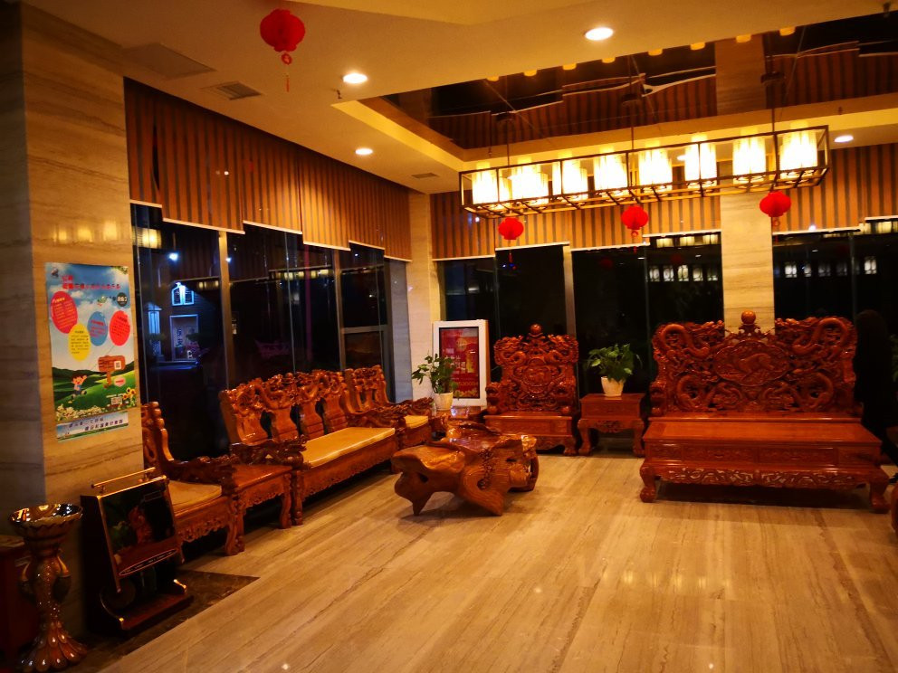 柏恒万祥酒店（镇宁黄果树大道店）主图