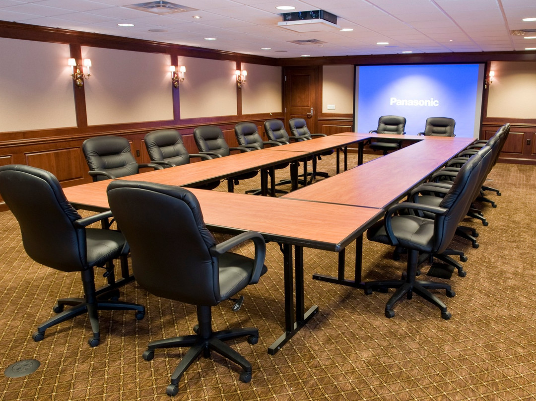 Dow Hotel & Conference Center主图