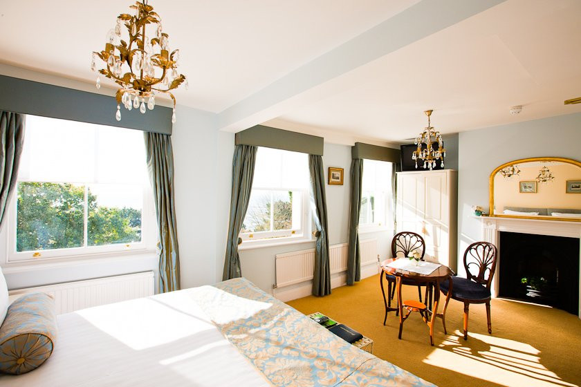 码头美景酒店主图