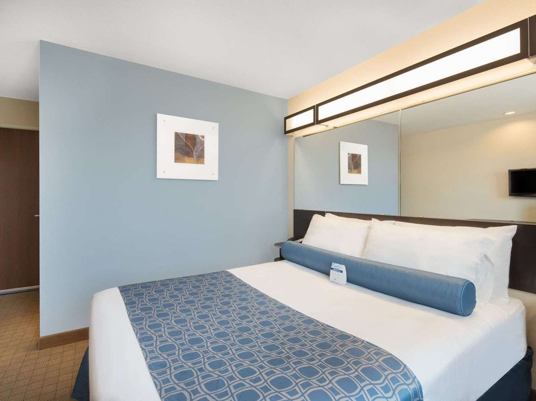 Microtel Inn & Suites by Wyndham Stanley主图