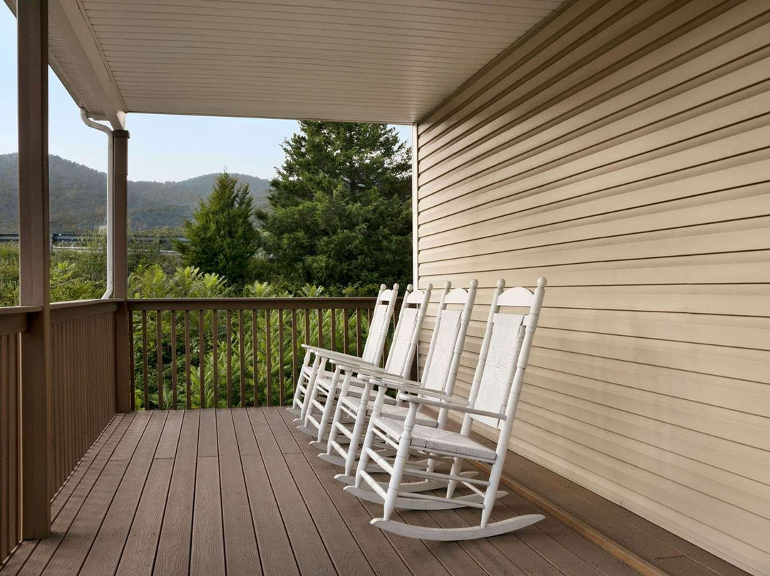 Travelodge by Wyndham Low Moor Near Covington主图