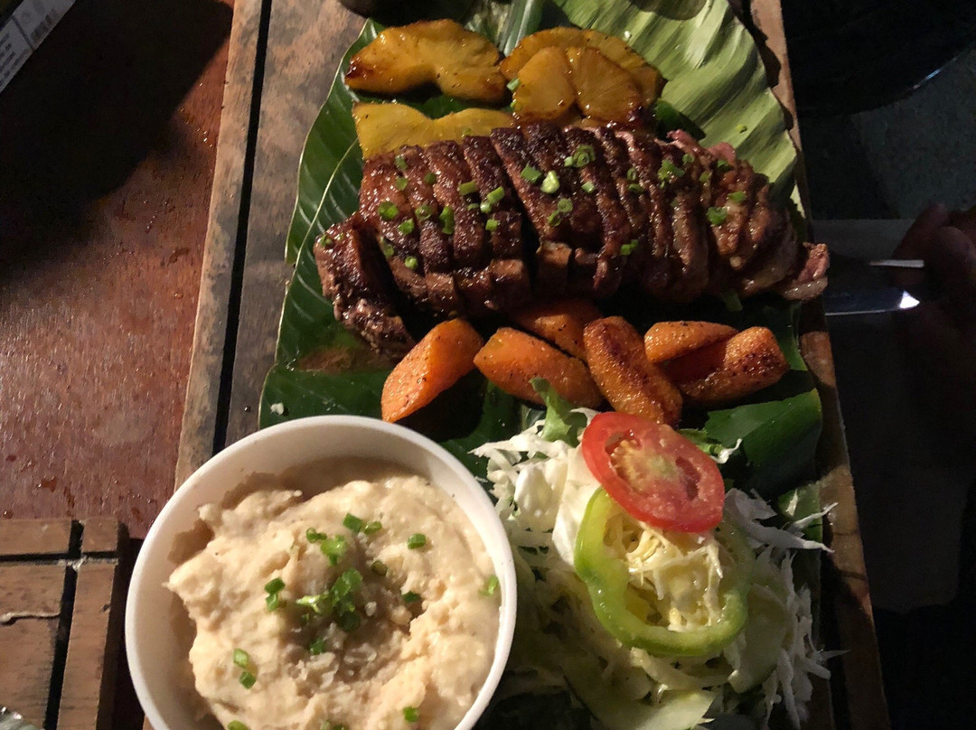 Bingerville餐馆和美食-Bushman Café