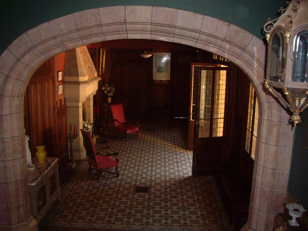 Château de Corcelles-Charolles必去景点