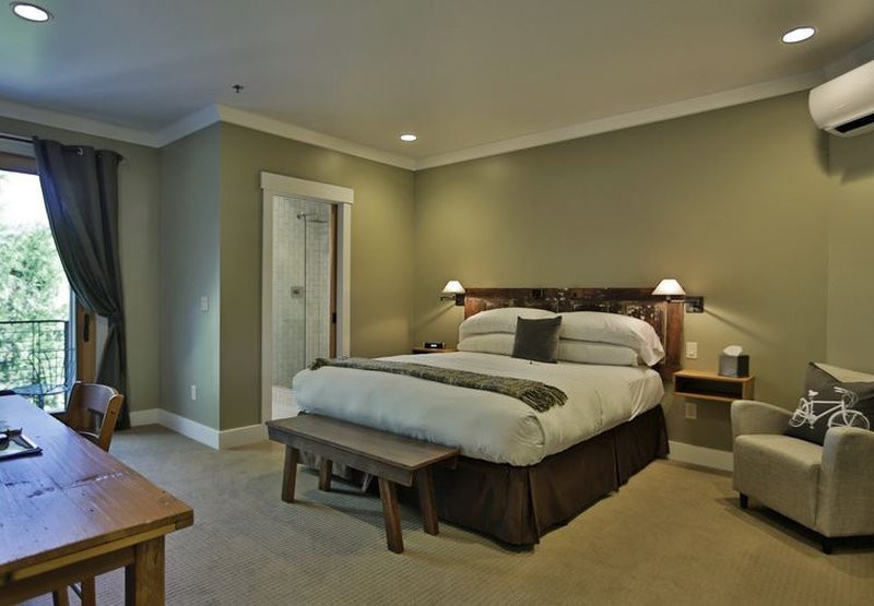 The Hanford House主图