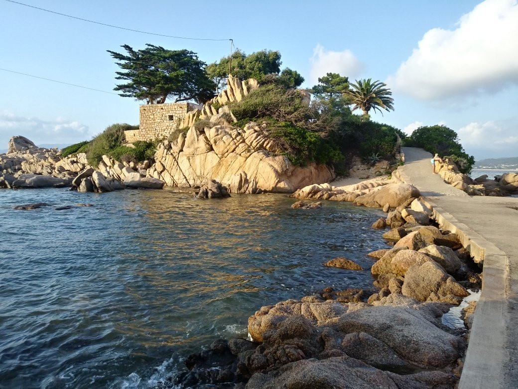 Presqu’Ile Isolella景点图片