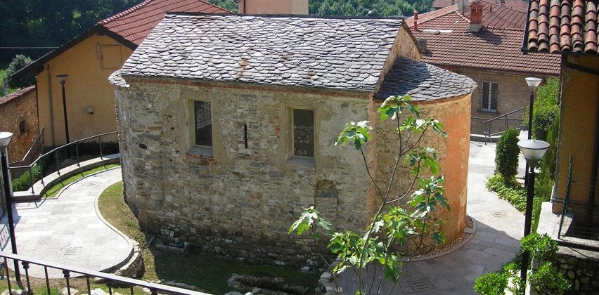 Chiesa di Sant'Agostino and Necropoli di Caravate景点图片